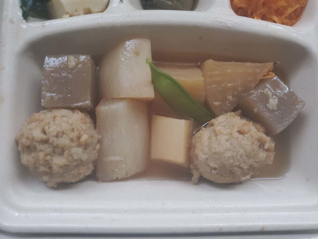 冷凍宅配弁当レビュー 鶏団子と大根の煮物 らくめし 宅配食材手帖